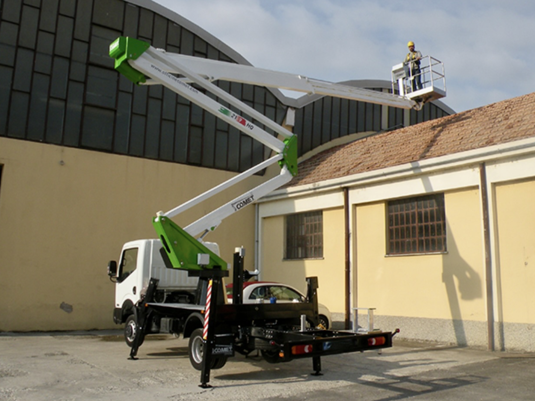 Iveco cherry picker green and white